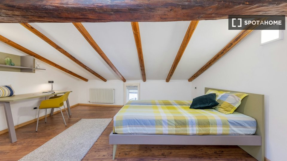 Double room Trento, 3 beds — photo 1
