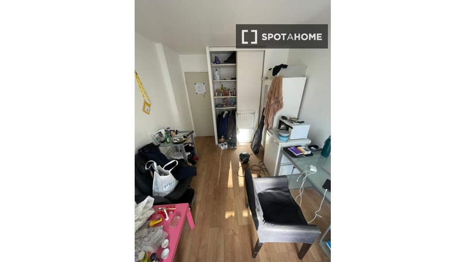 Double room Paris, 3 beds, 17m² — photo 3