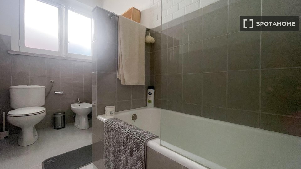 Double room Lisbon, 2 beds, 80m² — photo 3