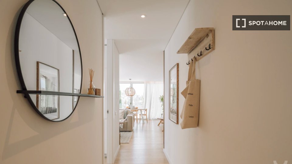 Apartment Lisbon, 2 beds, 97m² — photo 11