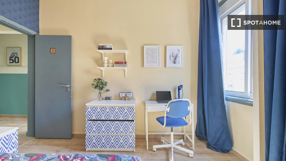 Double room Lisbon, 4 beds — photo 12
