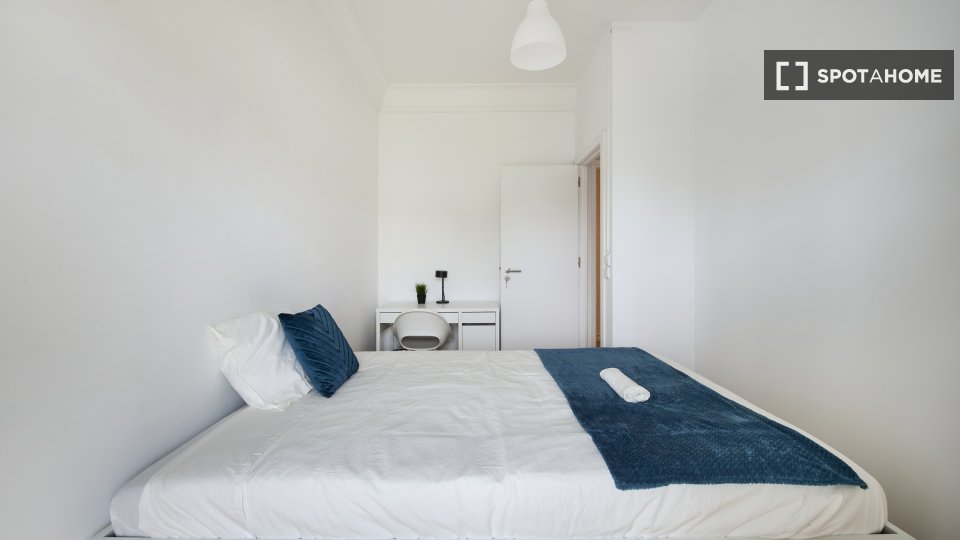 Double room Lisbon, 9 beds — photo 22