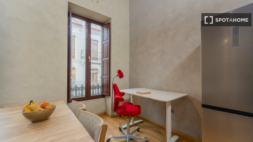 Apartment Valencia, 2 beds, 75m² — photo 33