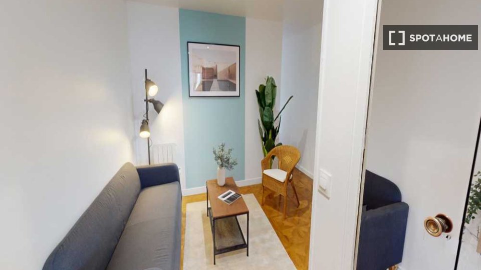 Double room Paris, 5 beds, 100m² — photo 2