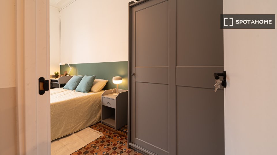 Double room Barcelona, 9 beds, 200m² — photo 18