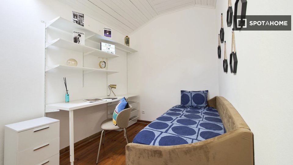 Double room Lisbon, 13 beds — photo 2
