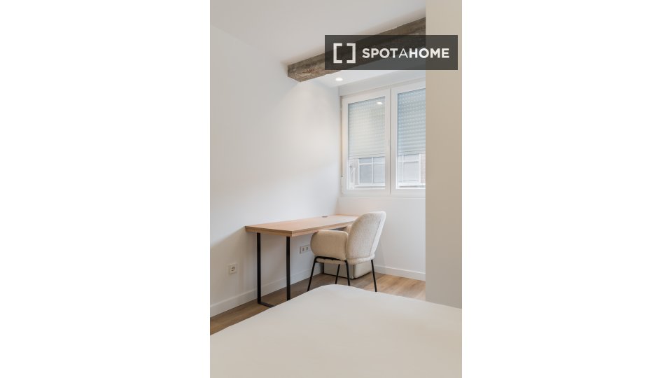 Double room Madrid, 6 beds, 120m² — photo 18