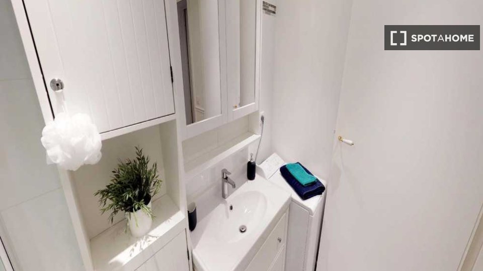 Double room Paris, 4 beds, 80m² — photo 5