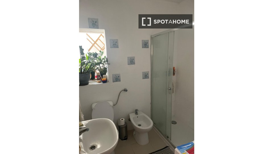 Double room Lisbon, 2 beds, 70m² — photo 5