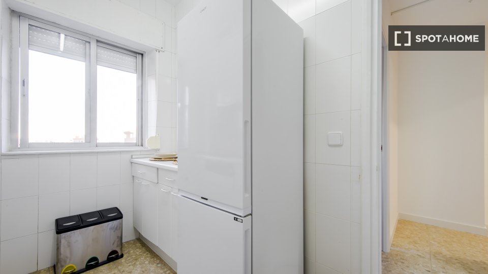 Double room Madrid, 6 beds, 120m² — photo 13