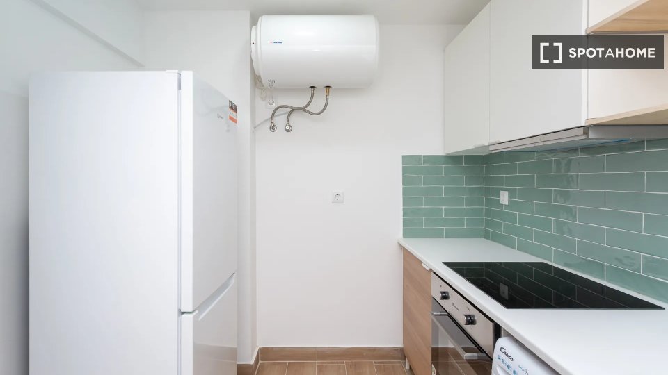 Double room Lisbon, 5 beds — photo 16