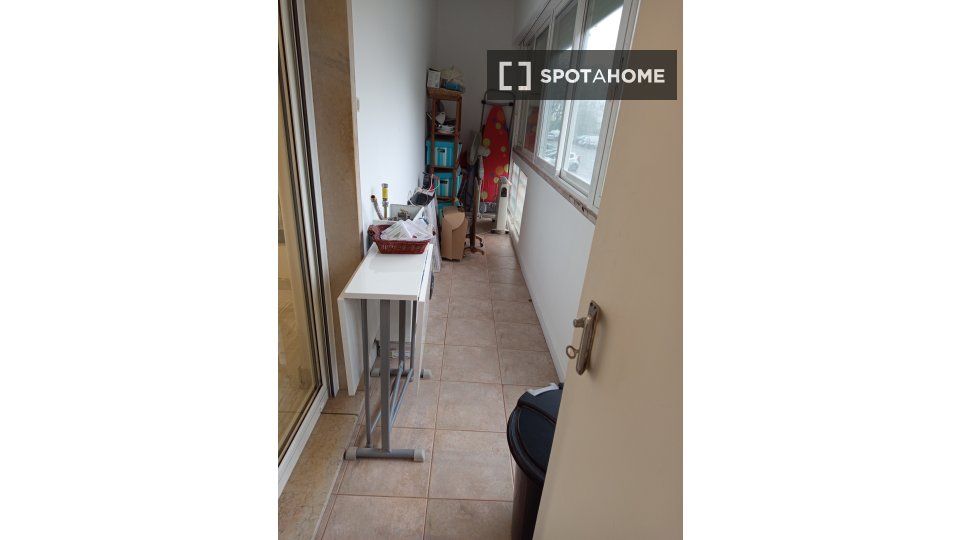 Double room Lisbon, 3 beds, 120m² — photo 1