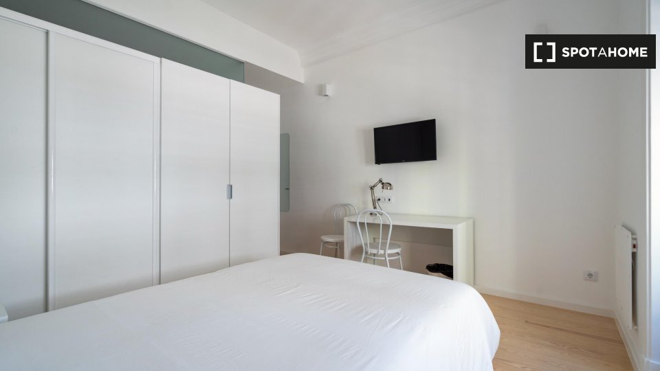 Double room Lisbon, 7 beds, 210m² — photo 3