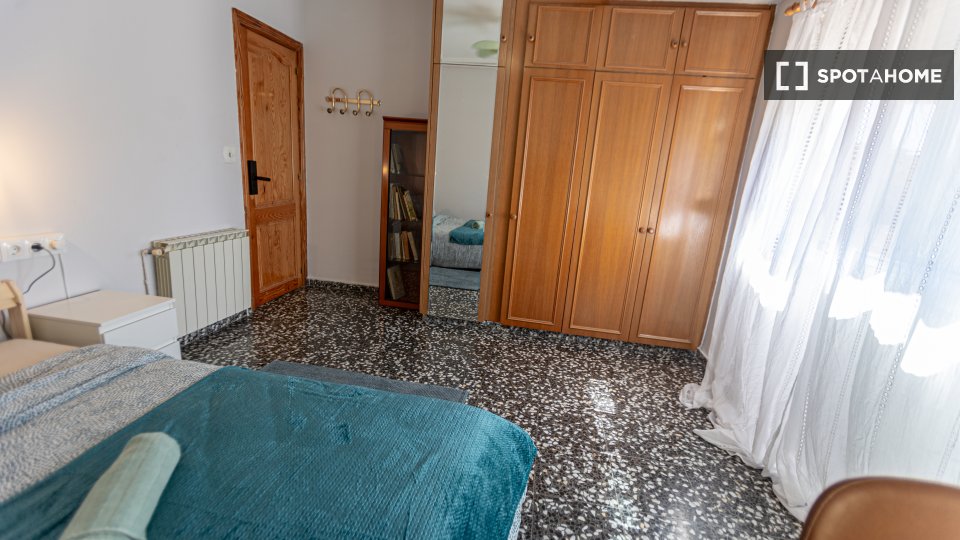 Double room Valencia, 4 beds, 140m² — photo 8