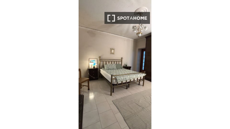 Double room Naples, 2 beds — photo 15