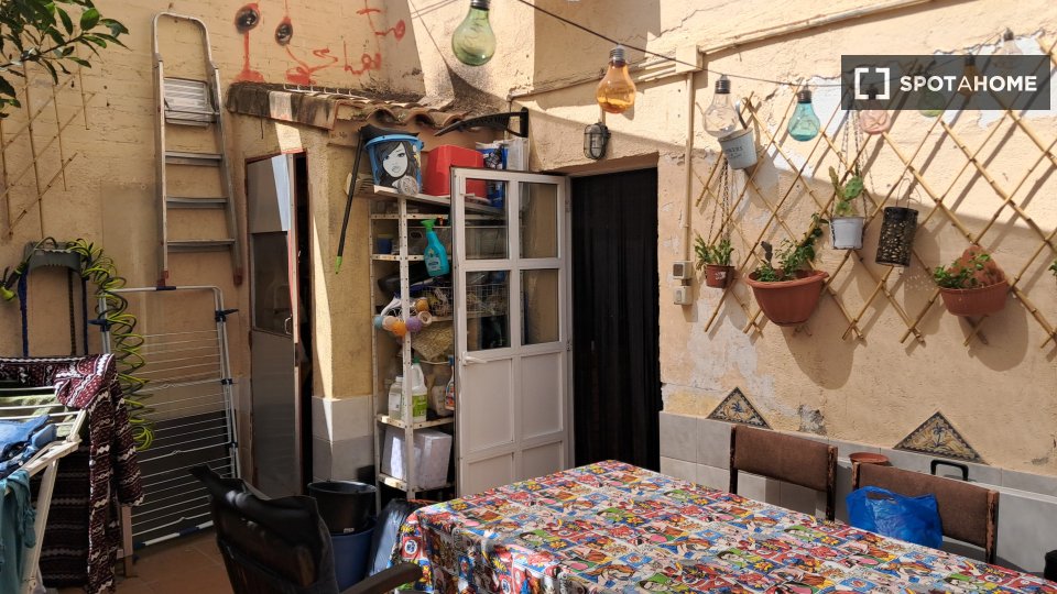 Double room Madrid, 3 beds — photo 12