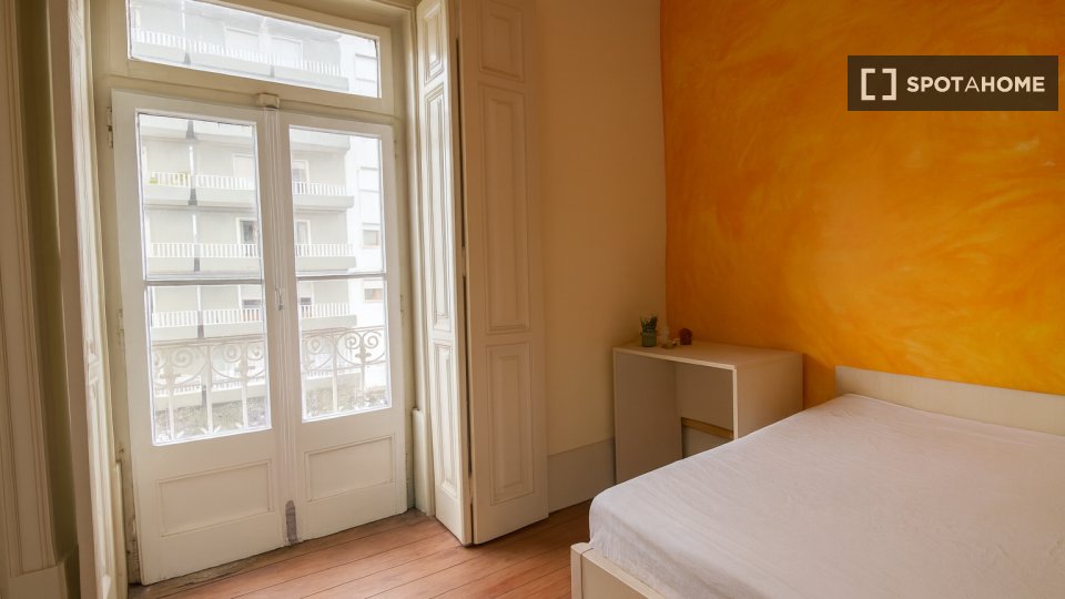 Double room Lisbon, 7 beds — photo 48