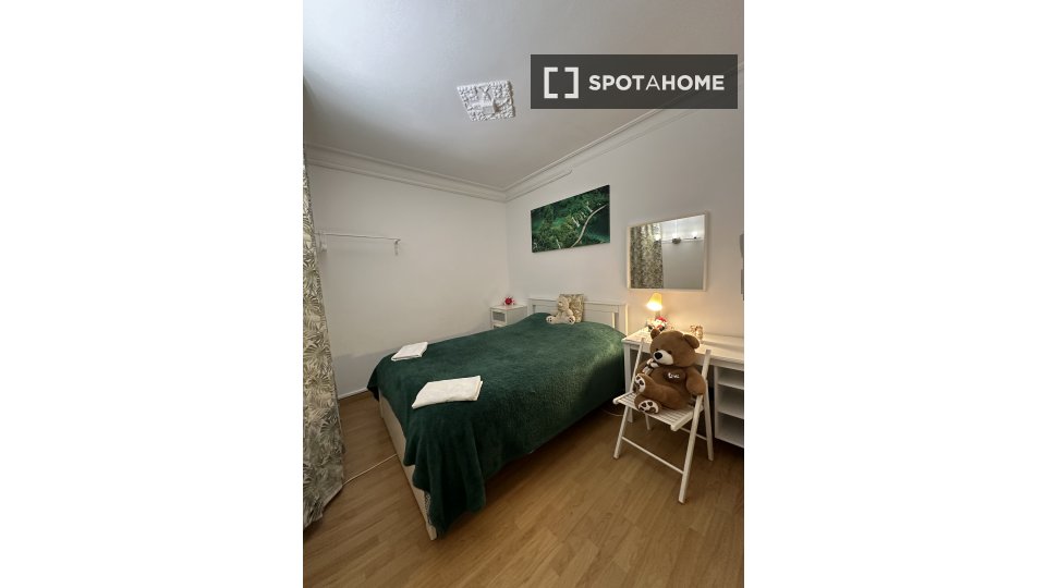 Double room Barcelona, 3 beds, 98m² — photo 6