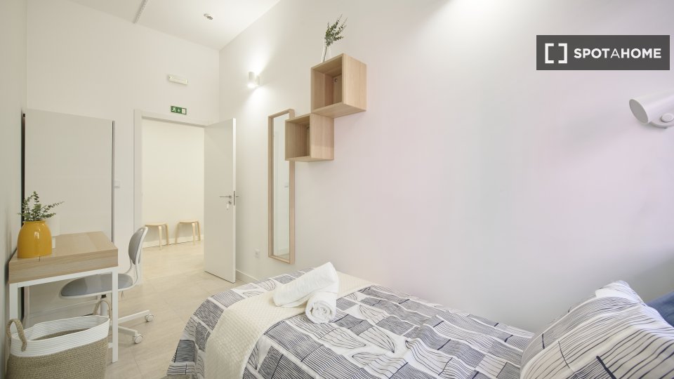Double room Lisbon, 9 beds — photo 6