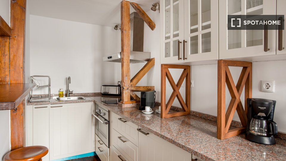 Apartment Lisbon, 1 bed — photo 15