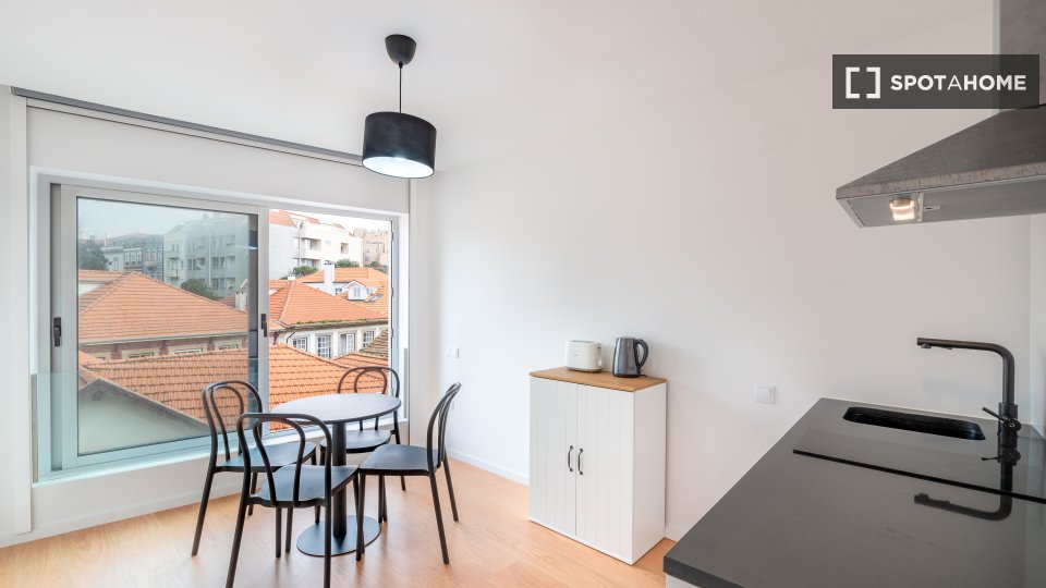 Apartment Porto, 1 bed, 64m² — photo 15