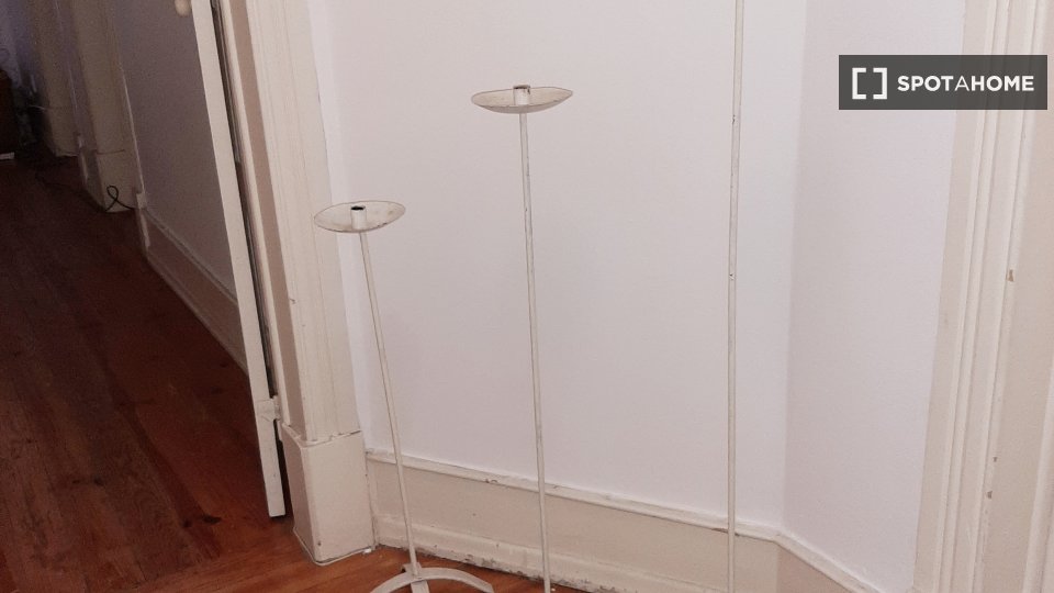 Double room Lisbon, 4 beds — photo 11