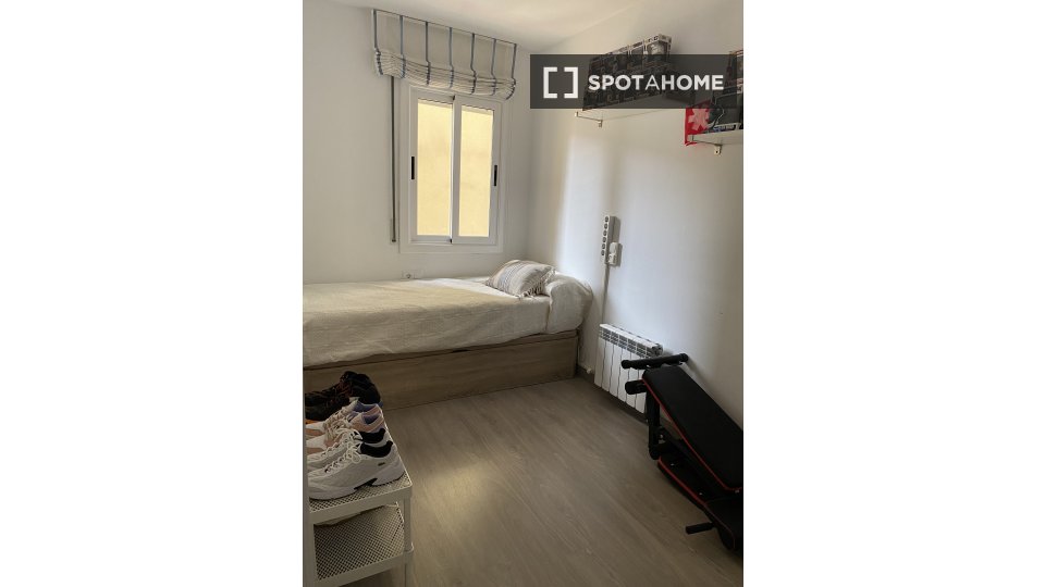 Double room Barcelona, 3 beds, 86m² — photo 7