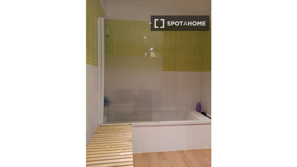Double room Valencia, 3 beds, 160m² — photo 9