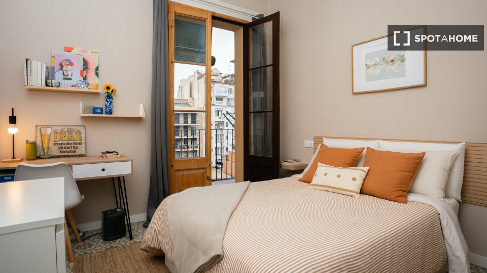 Double room Barcelona, 3 beds, 110m² — photo 7
