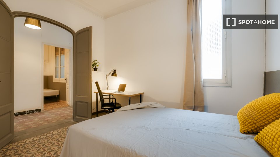 Double room Barcelona, 6 beds, 100m² — photo 9