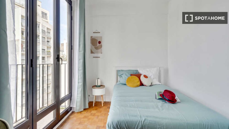 Double room Paris, 3 beds, 60m² — photo 4