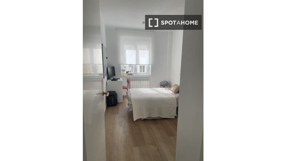 Double room Madrid, 3 beds, 120m² — photo 3