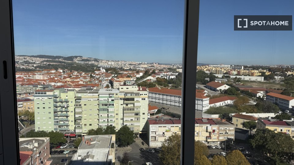 Double room Lisbon, 4 beds — photo 14