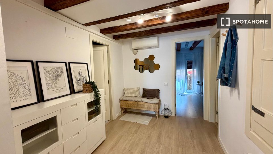 Apartment Barcelona, 1 bed, 98m² — photo 13