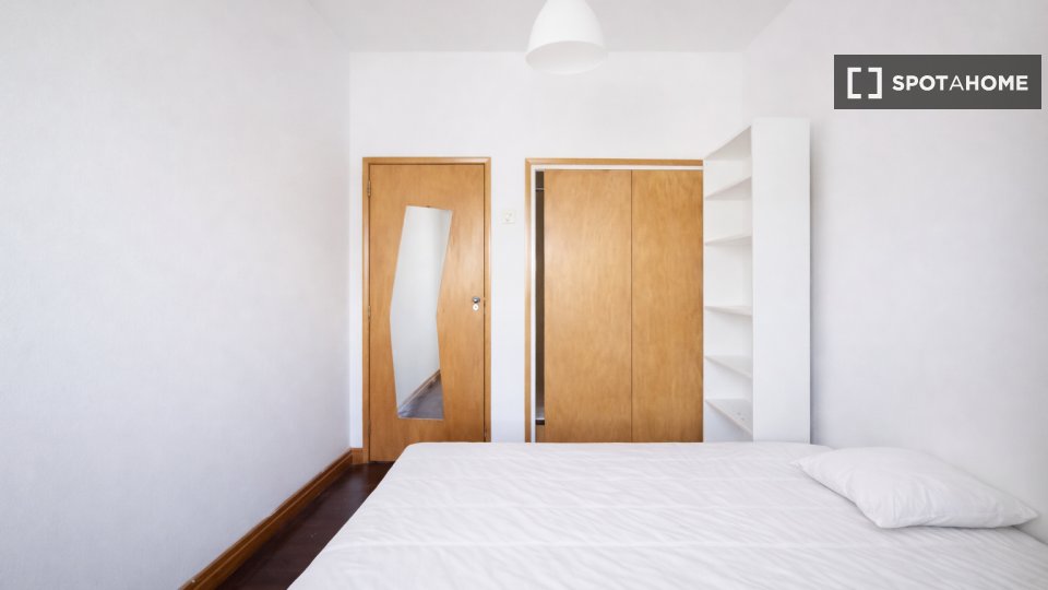 Double room Lisbon, 6 beds — photo 28
