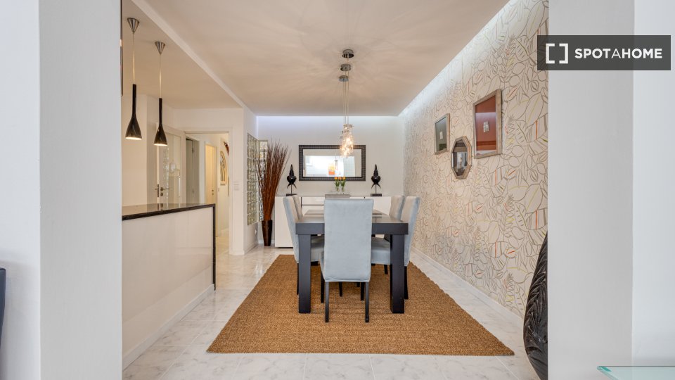 Double room Porto, 3 beds, 149m² — photo 11