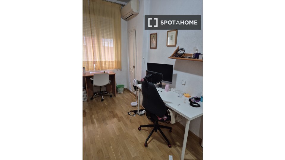 Double room Madrid, 4 beds, 120m² — photo 46