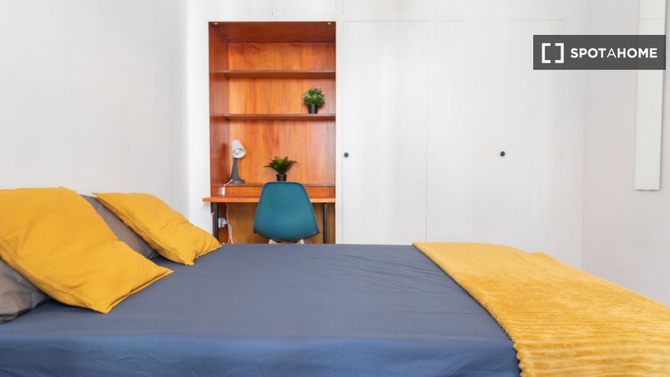 Double room Barcelona, 9 beds, 210m² — photo 10