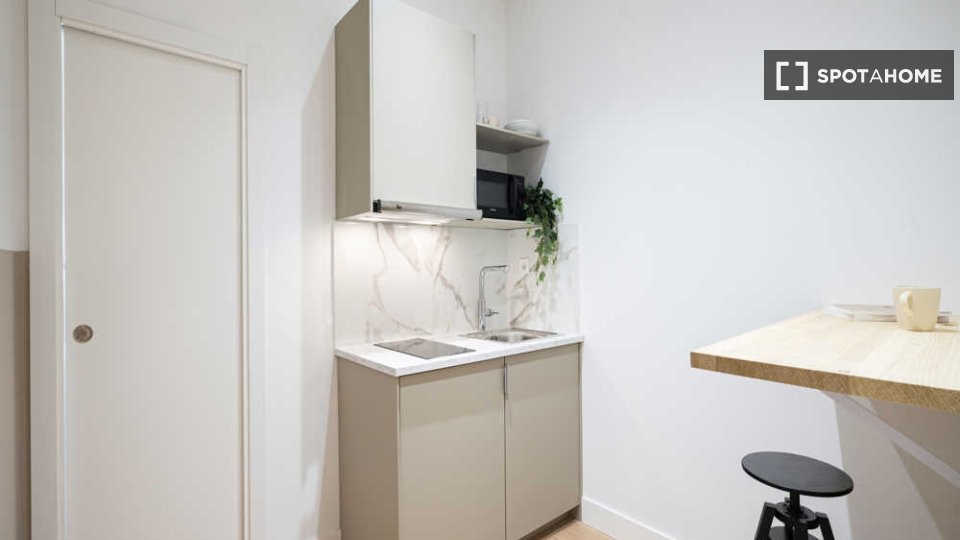 Double room Madrid, 16 beds — photo 46