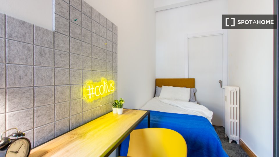 Double room Madrid, 5 beds — photo 22