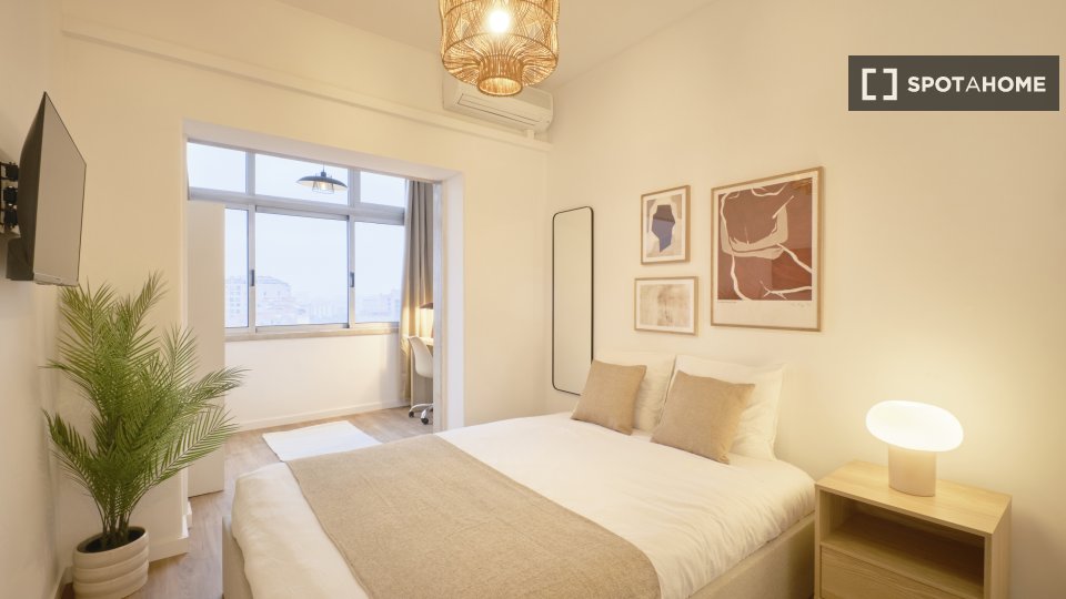 Double room Lisbon, 9 beds — photo 1