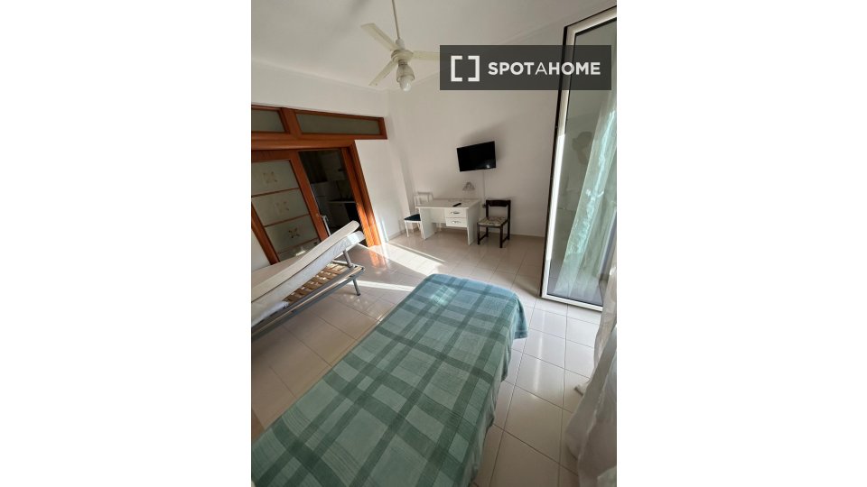 Double room Naples, 2 beds — photo 1