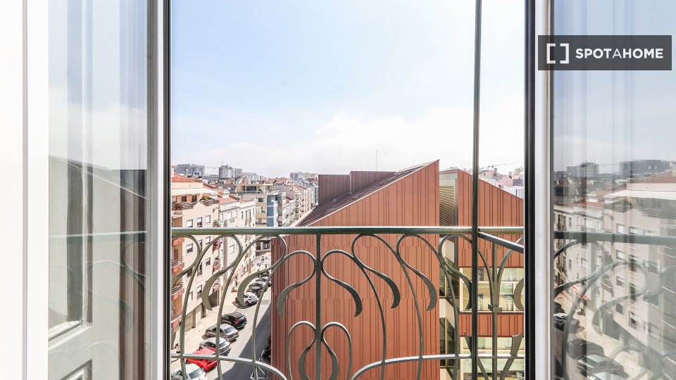 Double room Lisbon, 6 beds — photo 14