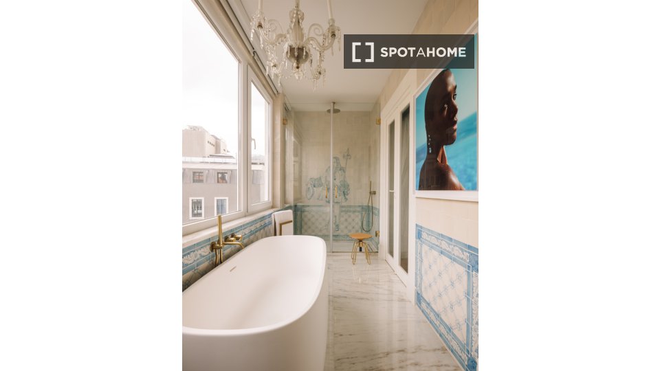 Apartment Lisbon, 2 beds, 91m² — photo 11