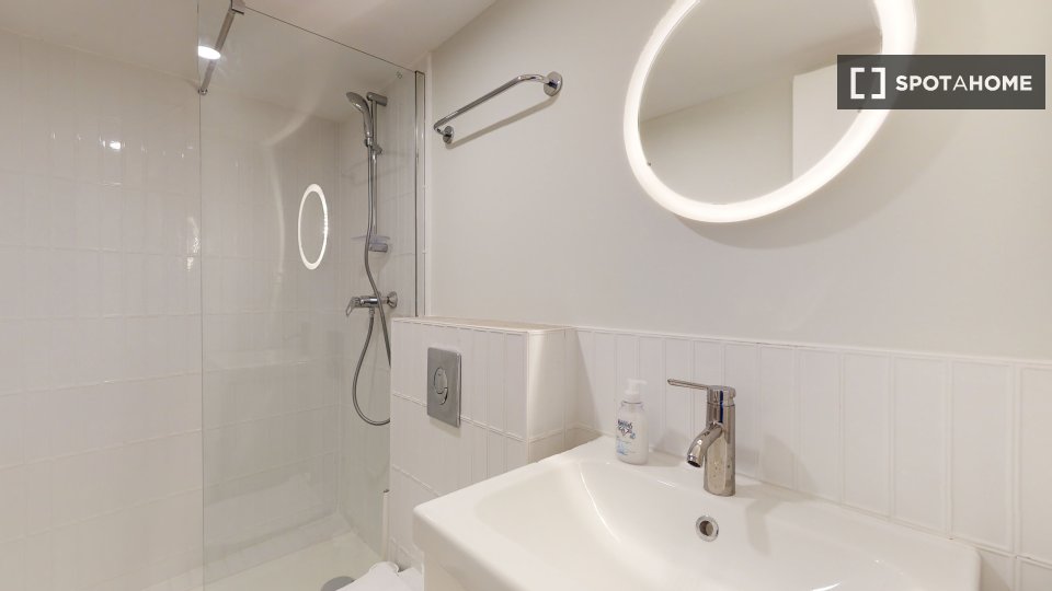 Double room Paris, 30 beds — photo 17