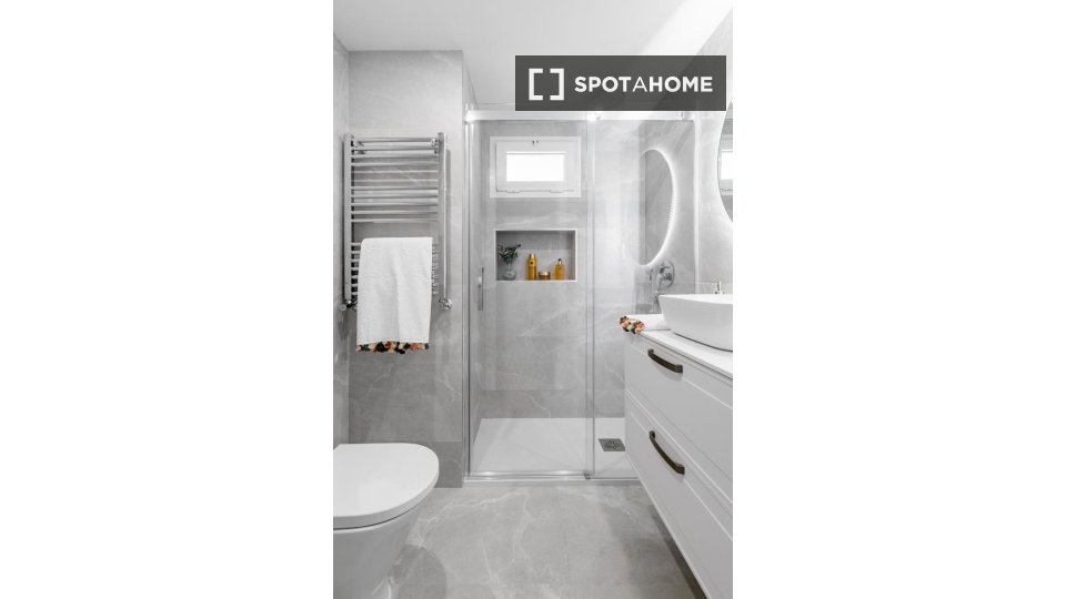 Double room Madrid, 4 beds — photo 17