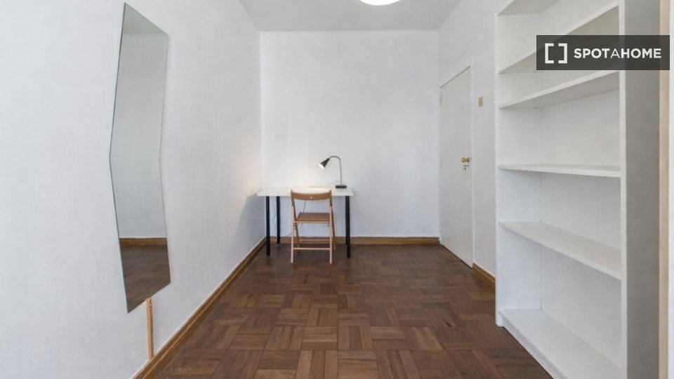 Double room Lisbon, 6 beds — photo 28