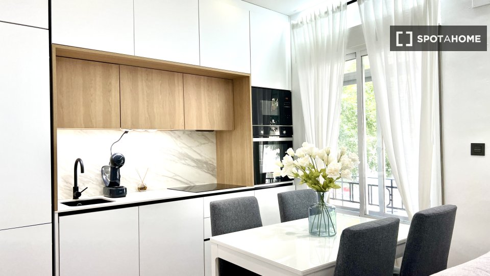 Apartment Madrid, 2 beds, 65m² — photo 11