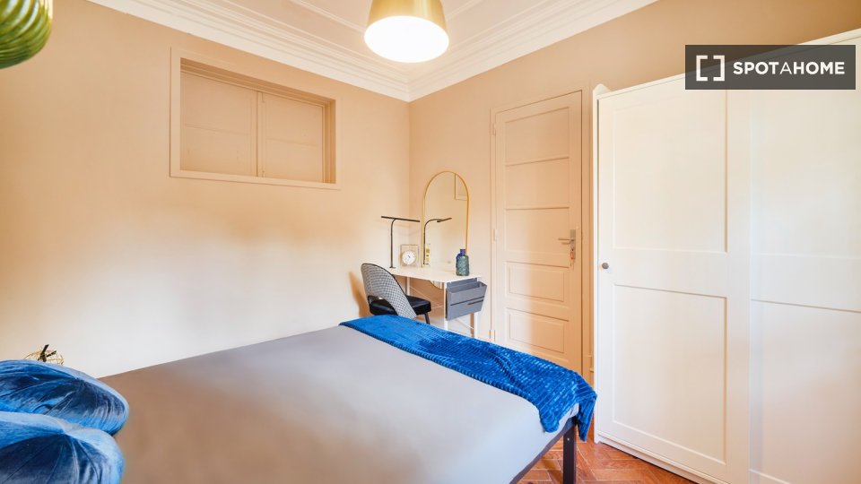 Double room Lisbon, 4 beds — photo 34