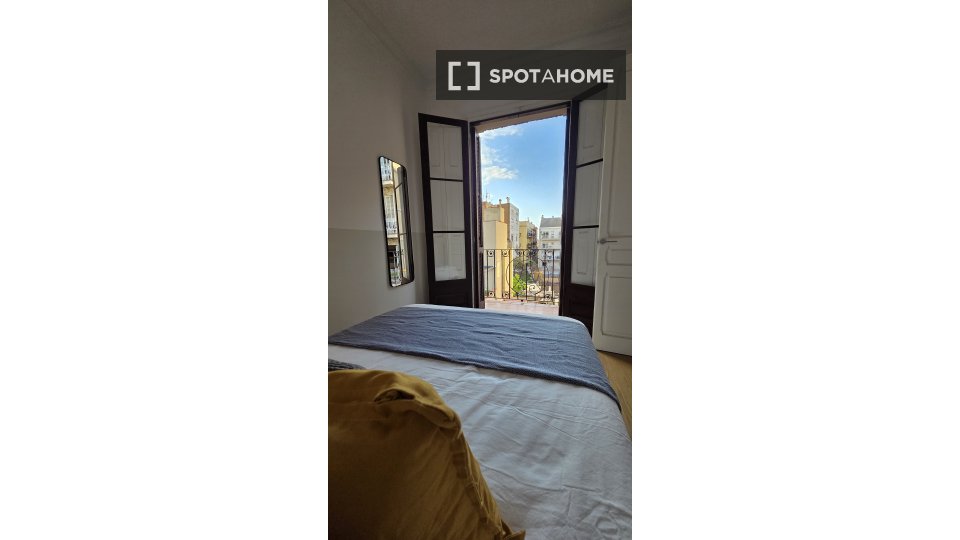 Apartment Barcelona, 3 beds, 70m² — photo 16